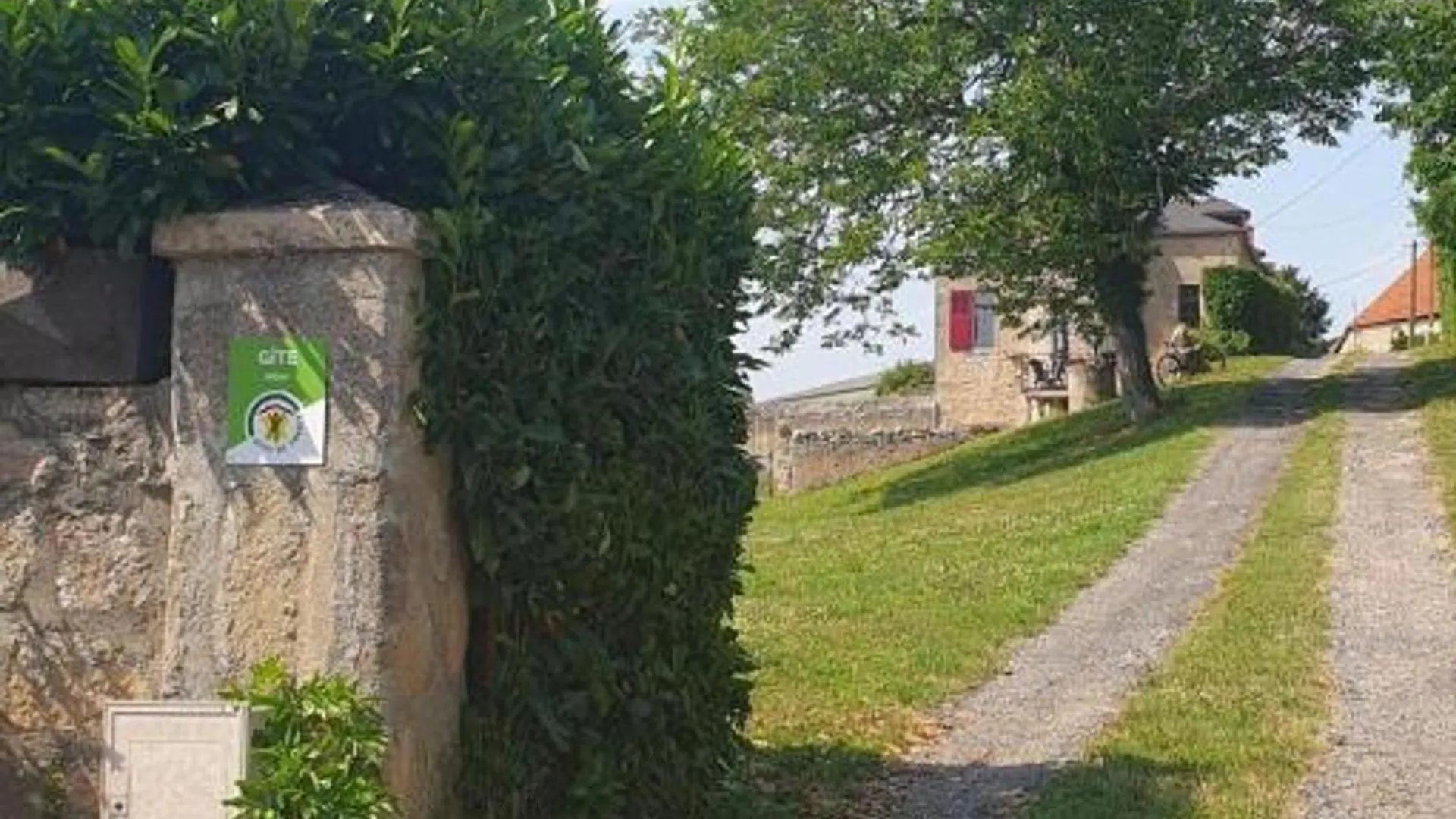 Maison 19Eme Renovee Avec Terrasse Et Bornes De Recharge - Fr-1-489-406 Cindre 0*,